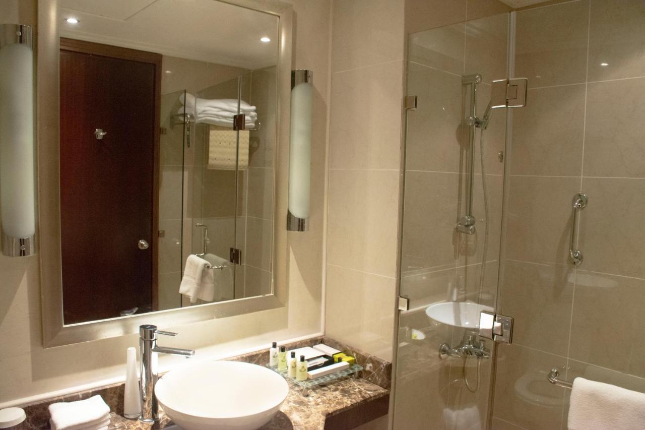 Al Corniche Hotel Jeddah Exterior photo A shower cubicle