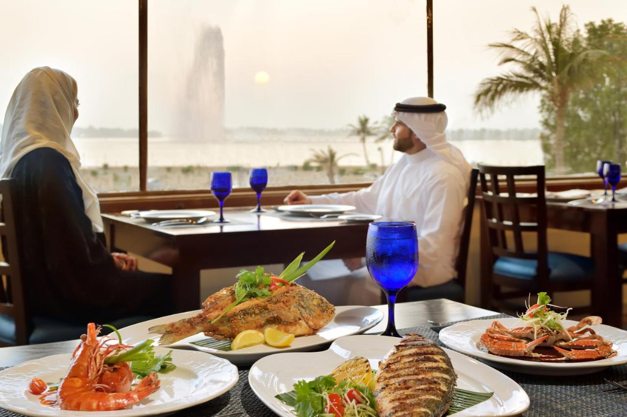 Al Corniche Hotel Jeddah Exterior photo A restaurant in Abu Dhabi